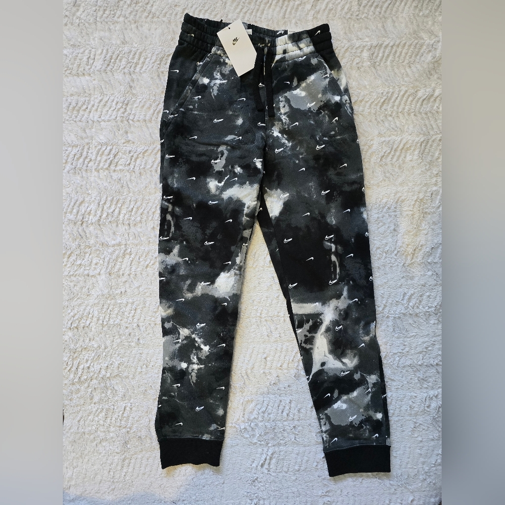 Boys nike size L